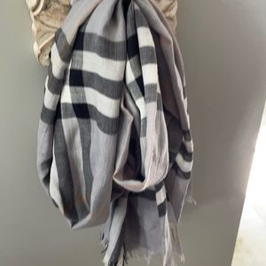 Burberry scarf